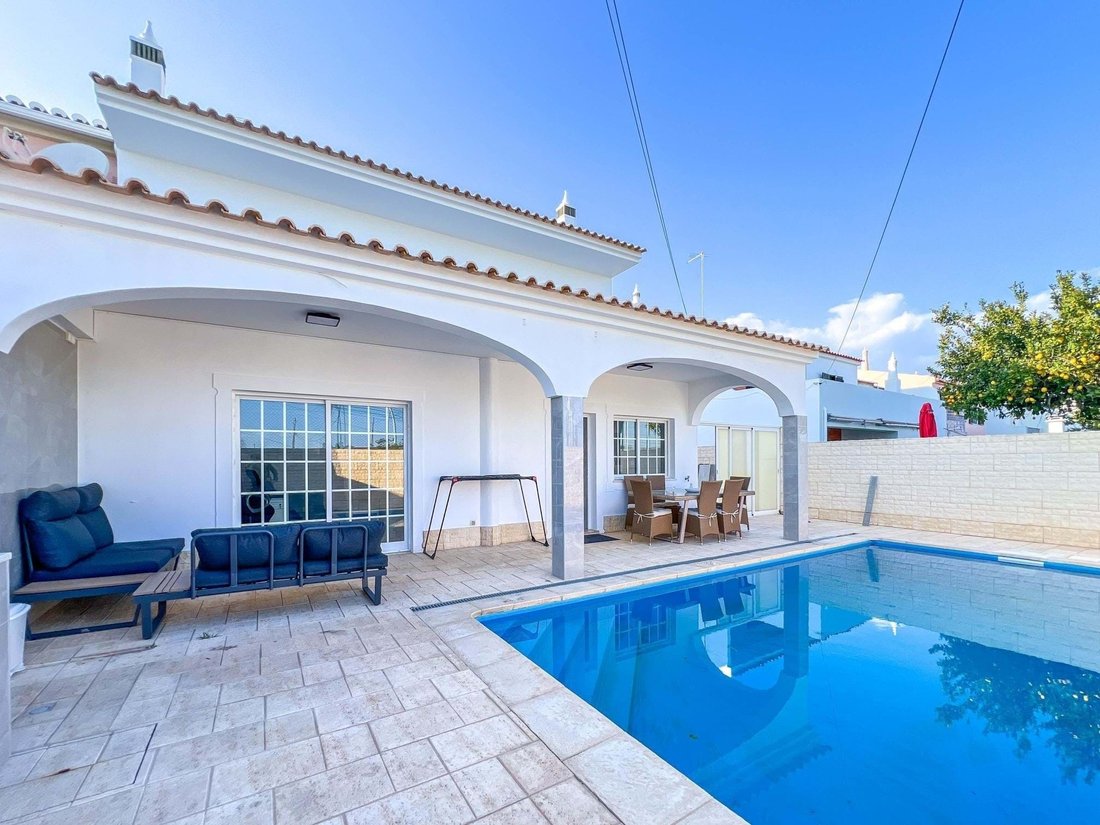 Villa in Lagoa e Carvoeiro, Algarve, Portugal 1 - 18004322