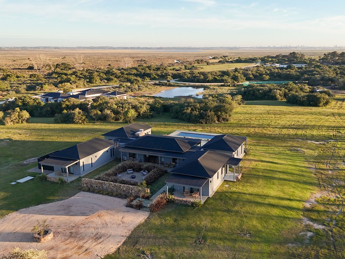 House in Fasano las Piedras, Maldonado Department, Uruguay 1 - 18003956