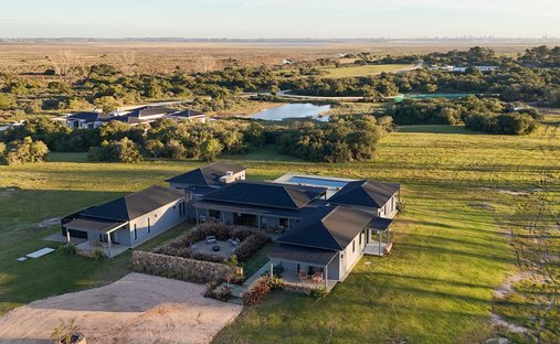 Maison à Fasano las Piedras, Maldonado, Uruguay 1