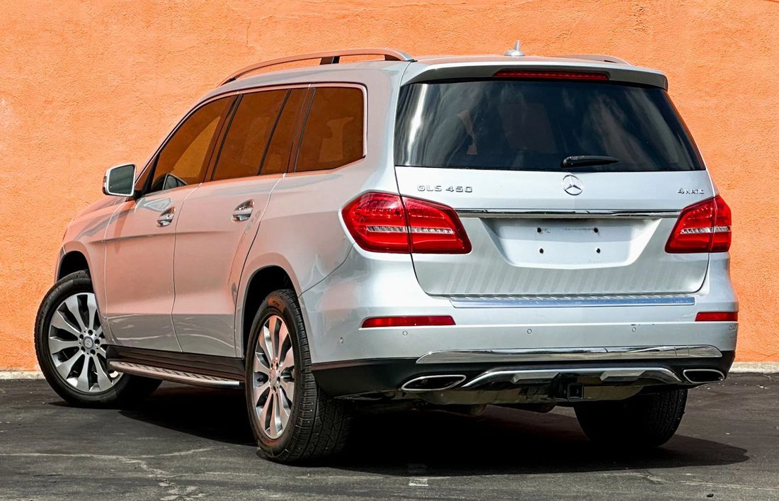 Suv in El Monte, CA, United States 5 - 18004168