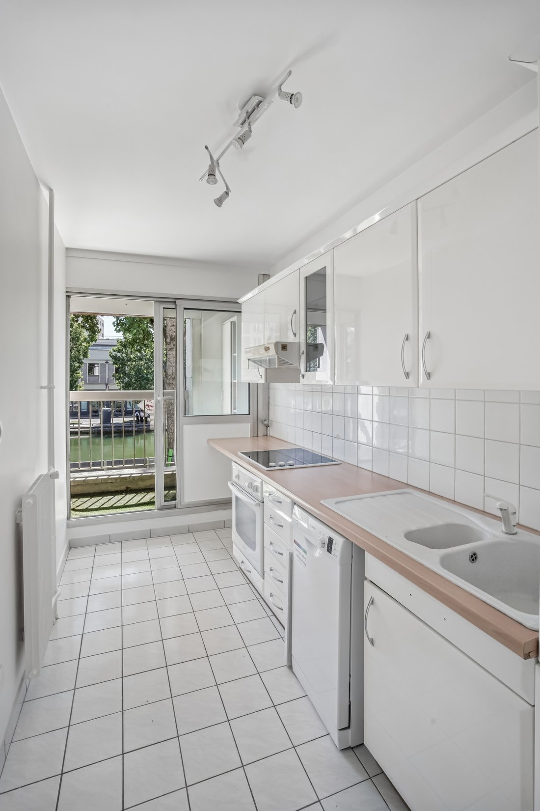 Apartment in Grange Aux Belles-Terrage, Paris 10e Arrondissement, Paris 4 - 18008483