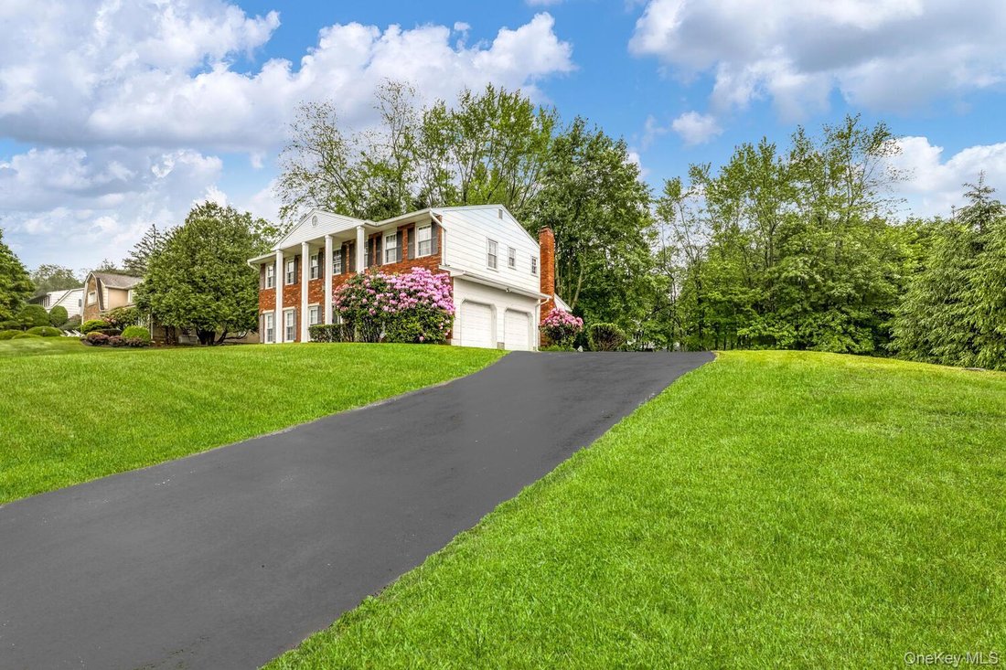 House in Airmont, New York, United States 1 - 16978068