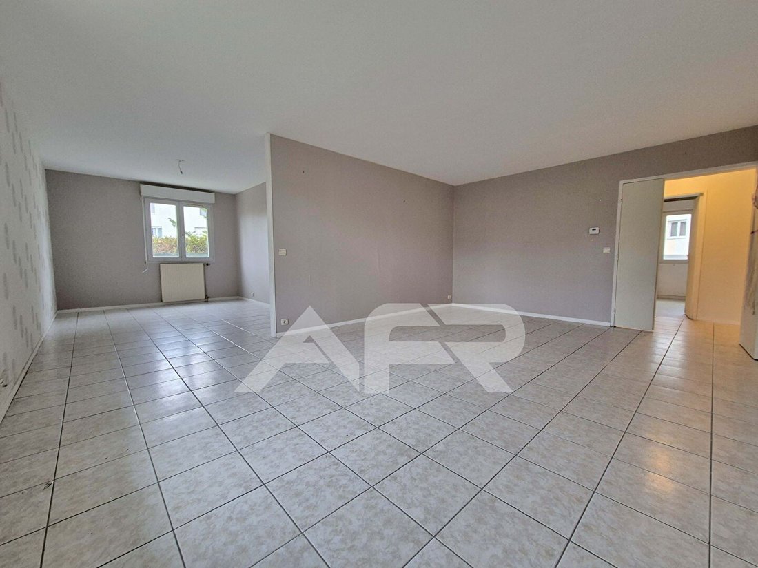 Apartment in Chatou, Ile-de-France, France 5 - 18009007