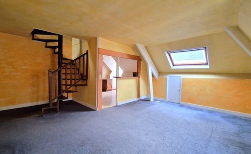 Apartment in Insurrection, Vanves, France 1