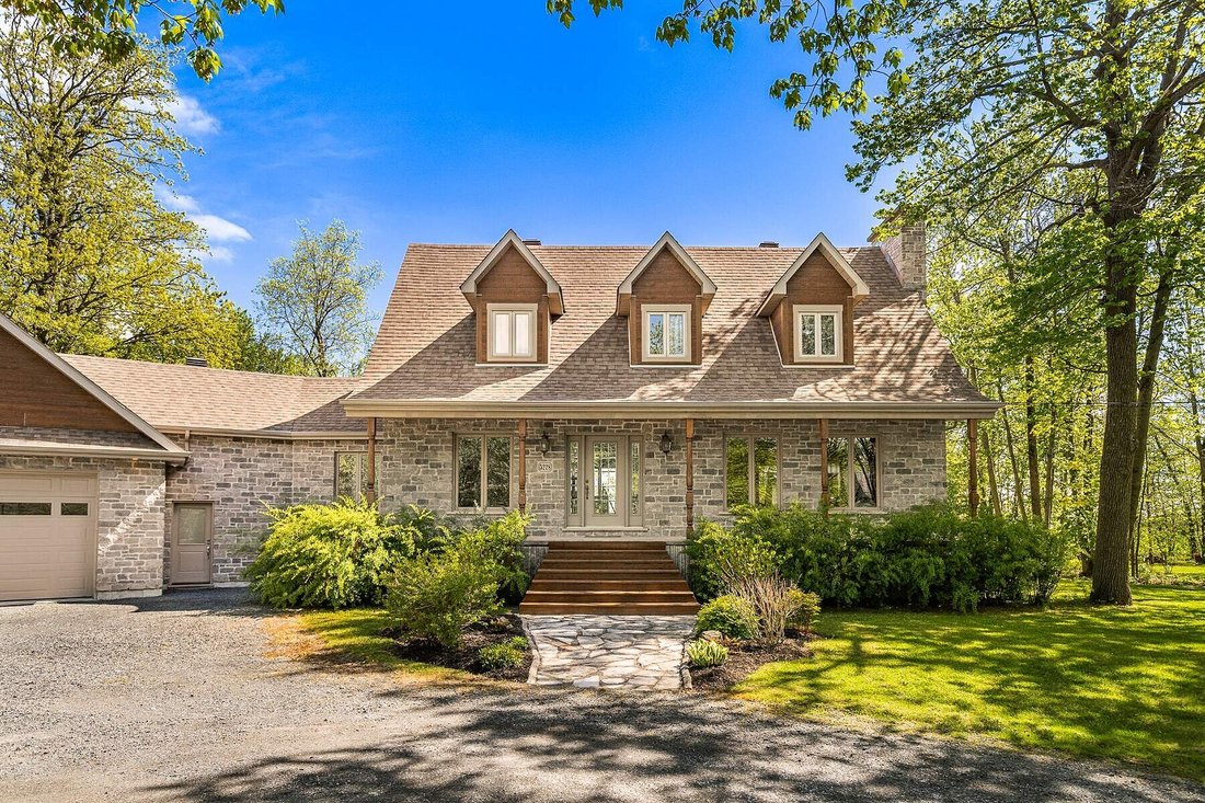 House in Carignan, Quebec, Canada 5 - 18010445