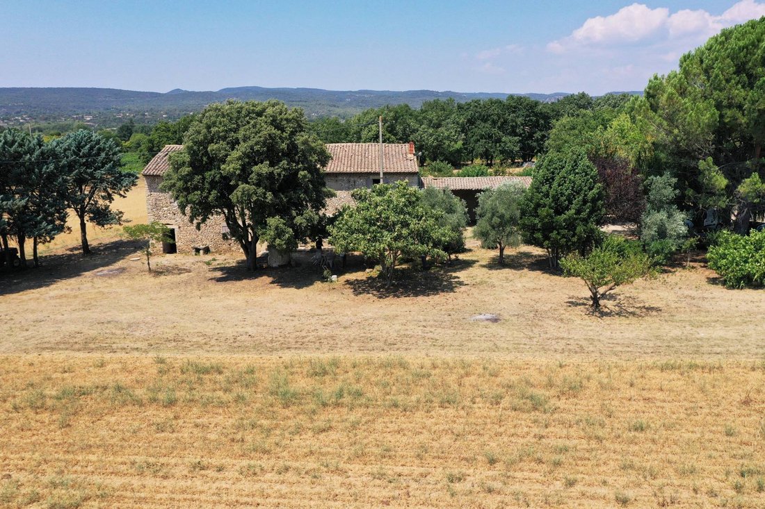 House in Cabrières-d'Avignon, Provence-Alpes-Côte d'Azur, France 2 - 18008655