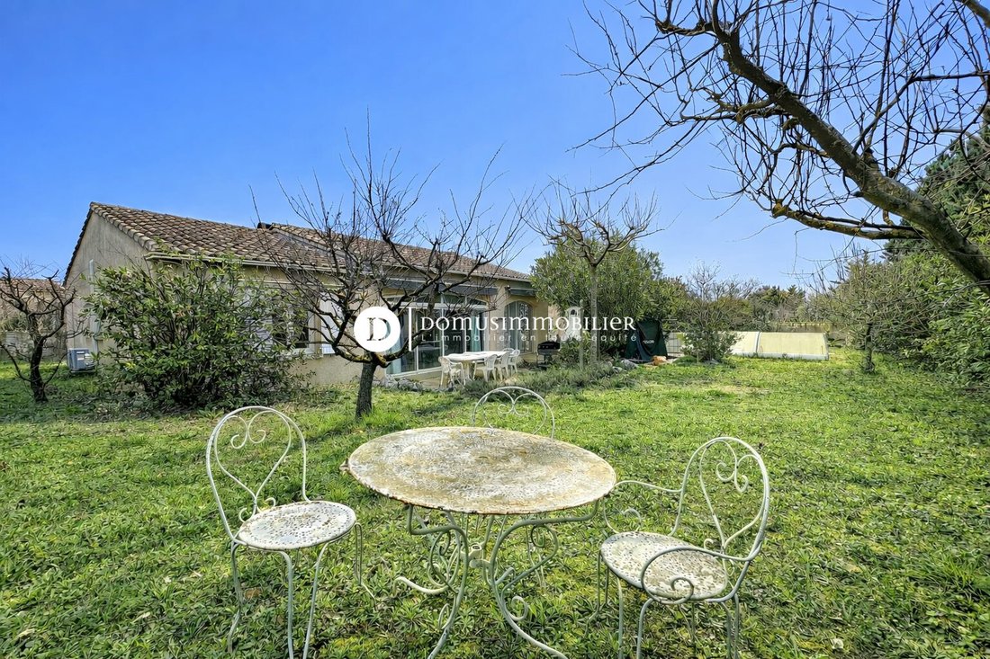 Maison à Saint-Saturnin-lès-Avignon, Provence-Alpes-Côte d'Azur, France 1 - 18012274