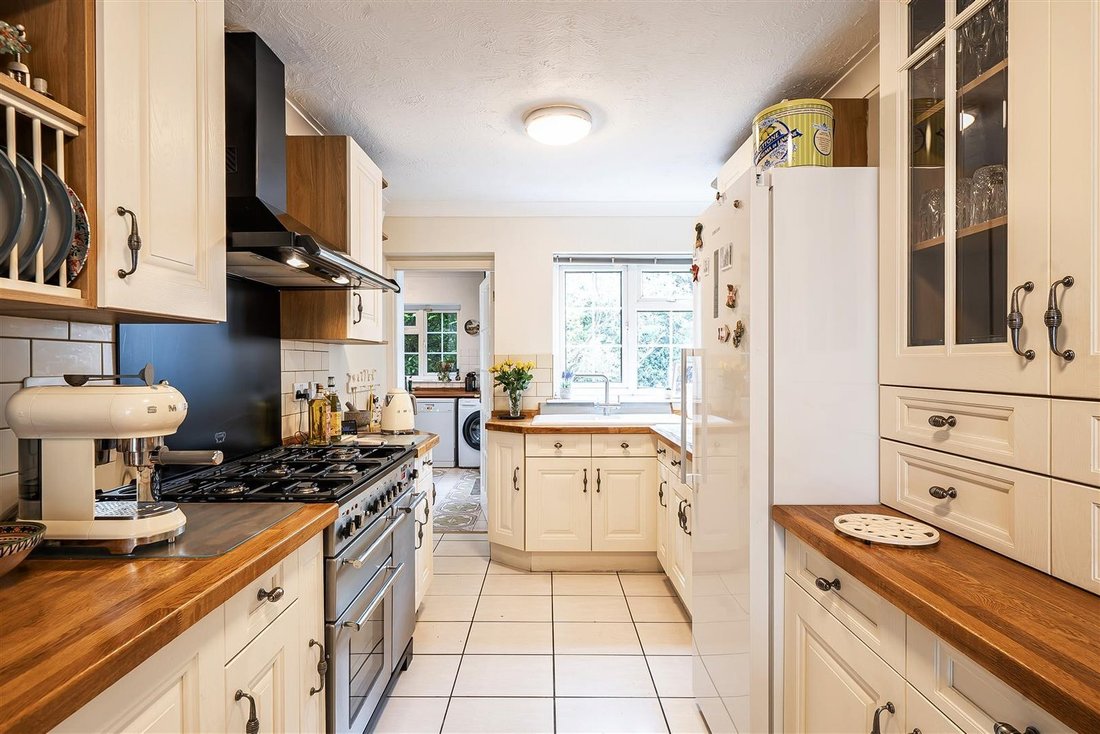 House in Banstead, Reigate and Banstead, England 5 - 18004818