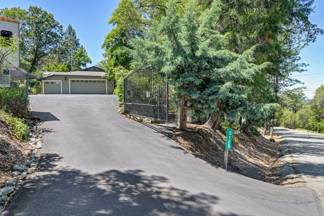 Auburn, California, United States 2 - 18006362