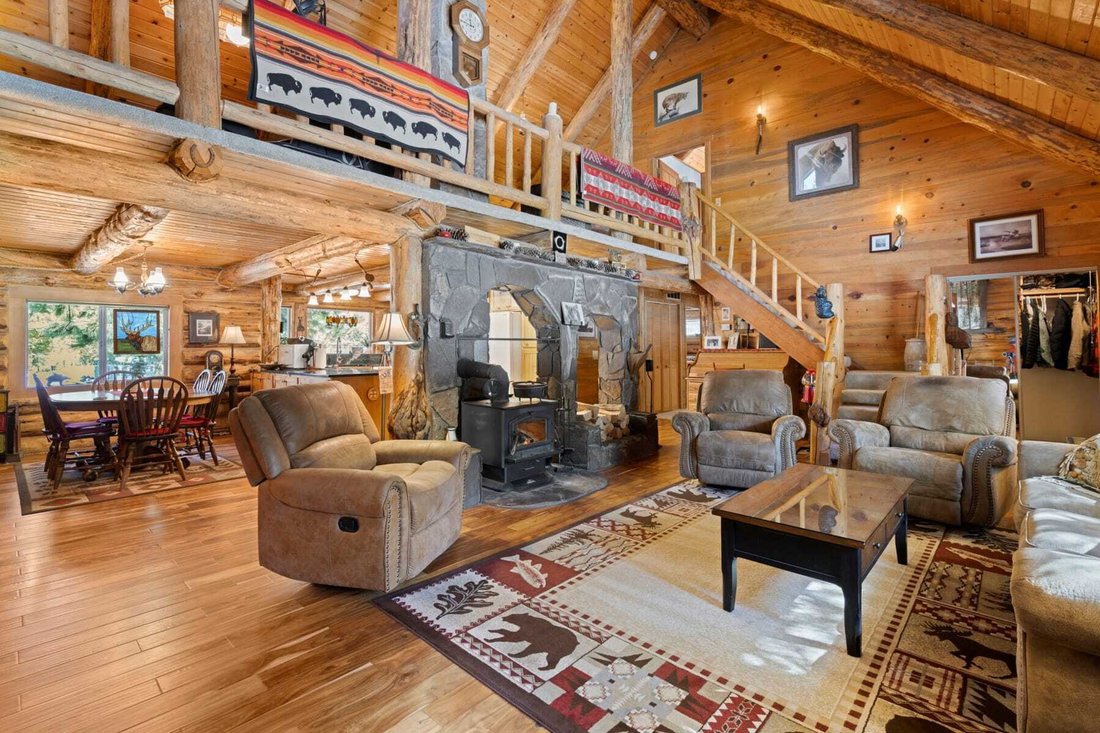 House in Gilchrist, Oregon, United States 5 - 18010463