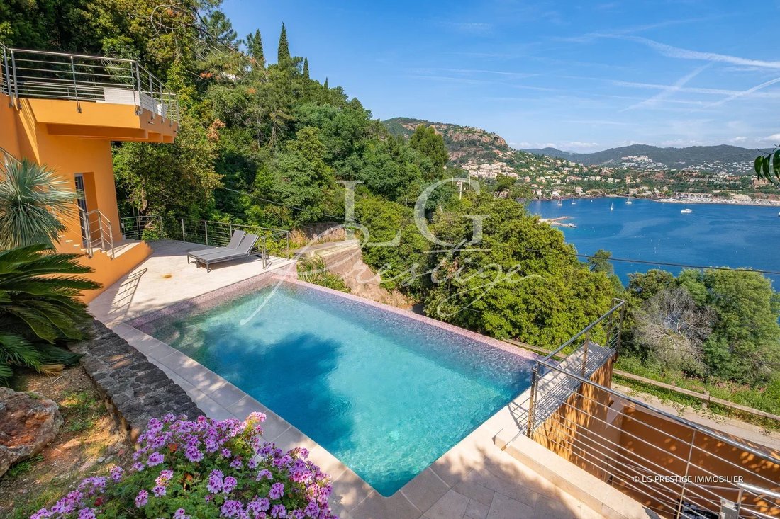 Villa in Théoule-sur-Mer, Provence-Alpes-Côte d'Azur, France 5 - 15728511