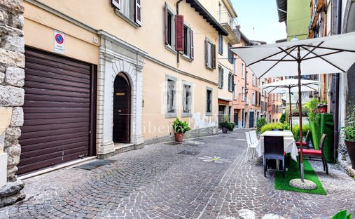 House in Salo, Lombardy, Italy 1