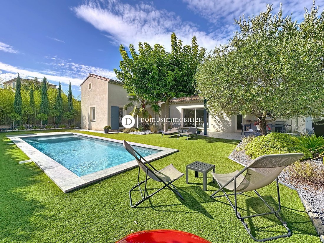 House in Saint-Saturnin-lès-Avignon, Provence-Alpes-Côte d'Azur, France 2 - 18012333