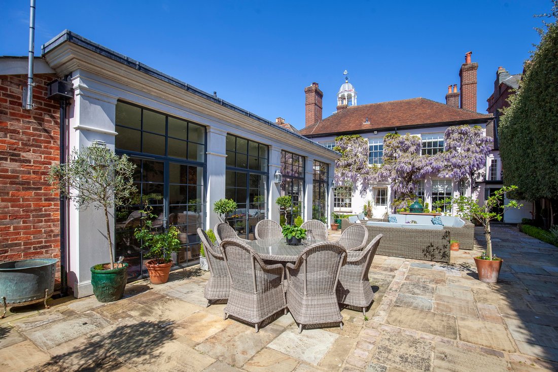 House in Lymington, England 1 - 18007950