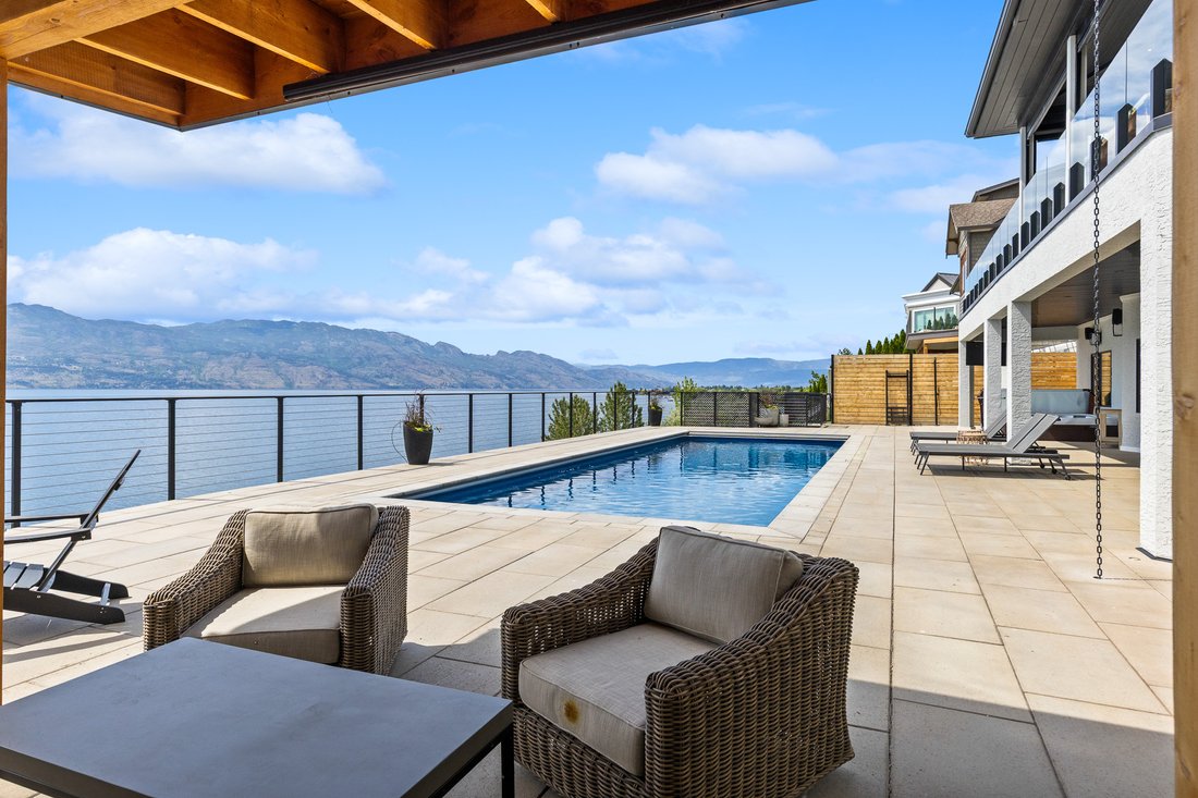 House in West Kelowna, British Columbia, Canada 5 - 18010283
