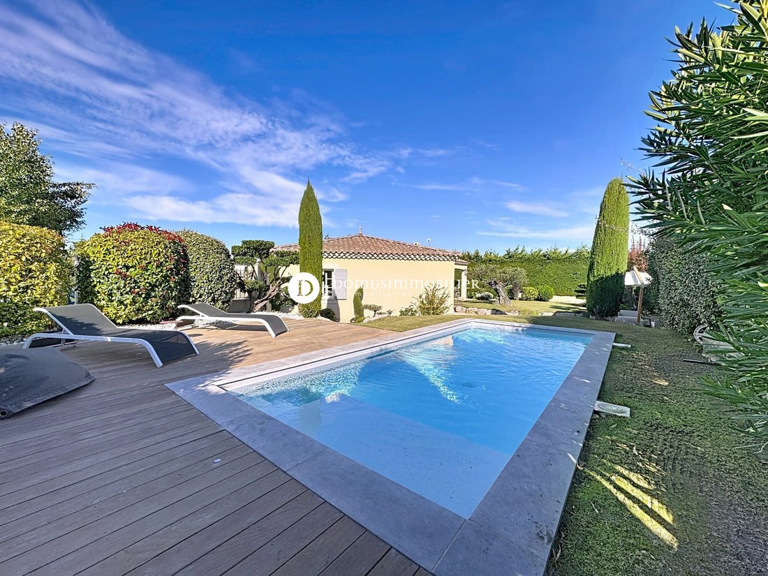 House in Saint-Saturnin-lès-Avignon, Provence-Alpes-Côte d'Azur, France 2 - 18012292