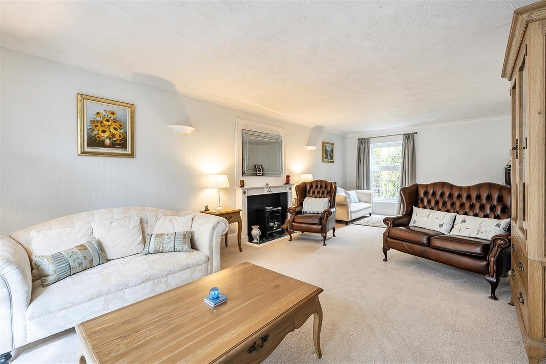 House in Banstead, Reigate and Banstead, England 3 - 18004818