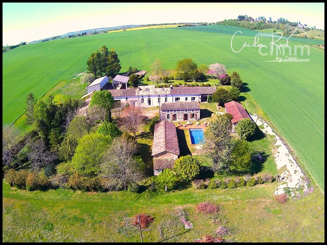 House in Mirambeau, Nouvelle-Aquitaine, France 1 - 18005526