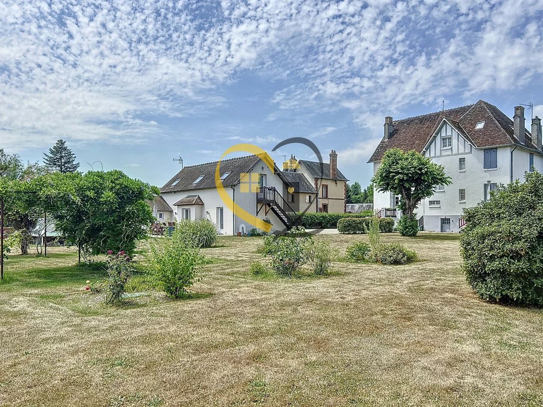 Villa in Aubigny-sur-Nère, Centre-Val de Loire, France 1 - 18010668