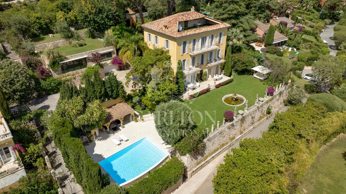 Villa in Èze, Provence-Alpes-Côte d'Azur, France 1 - 16997074