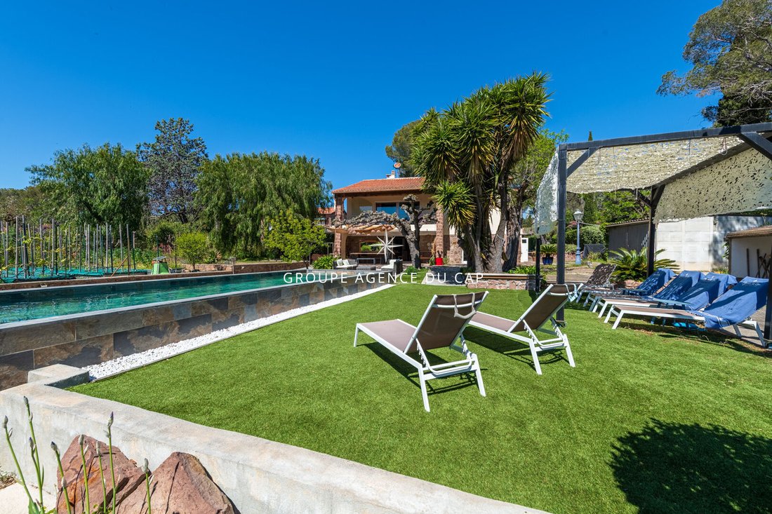 Villa in Les Plaines-Les Tasses, Saint-Raphaël, France 4 - 18006958