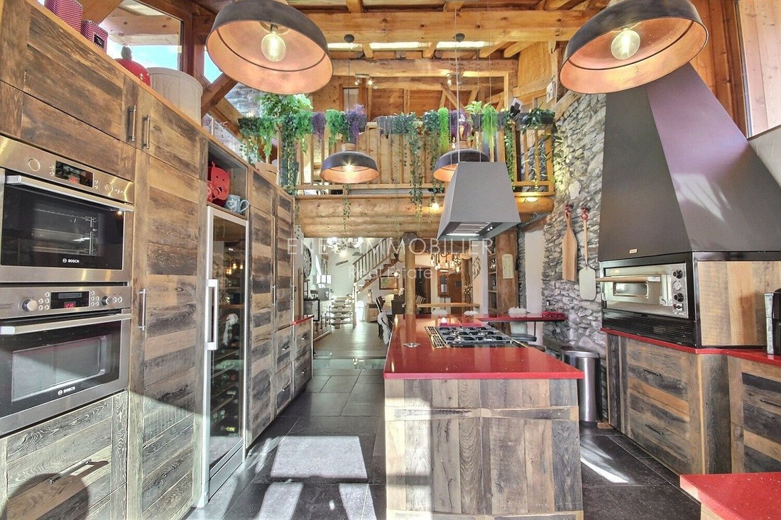 Chalet in Bourg-Saint-Maurice, Auvergne-Rhône-Alpes, France 3 - 18012225