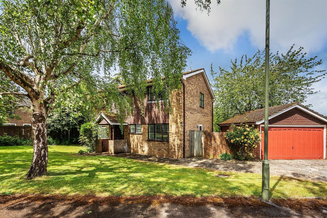 House in Great Bookham, England 1 - 18007829