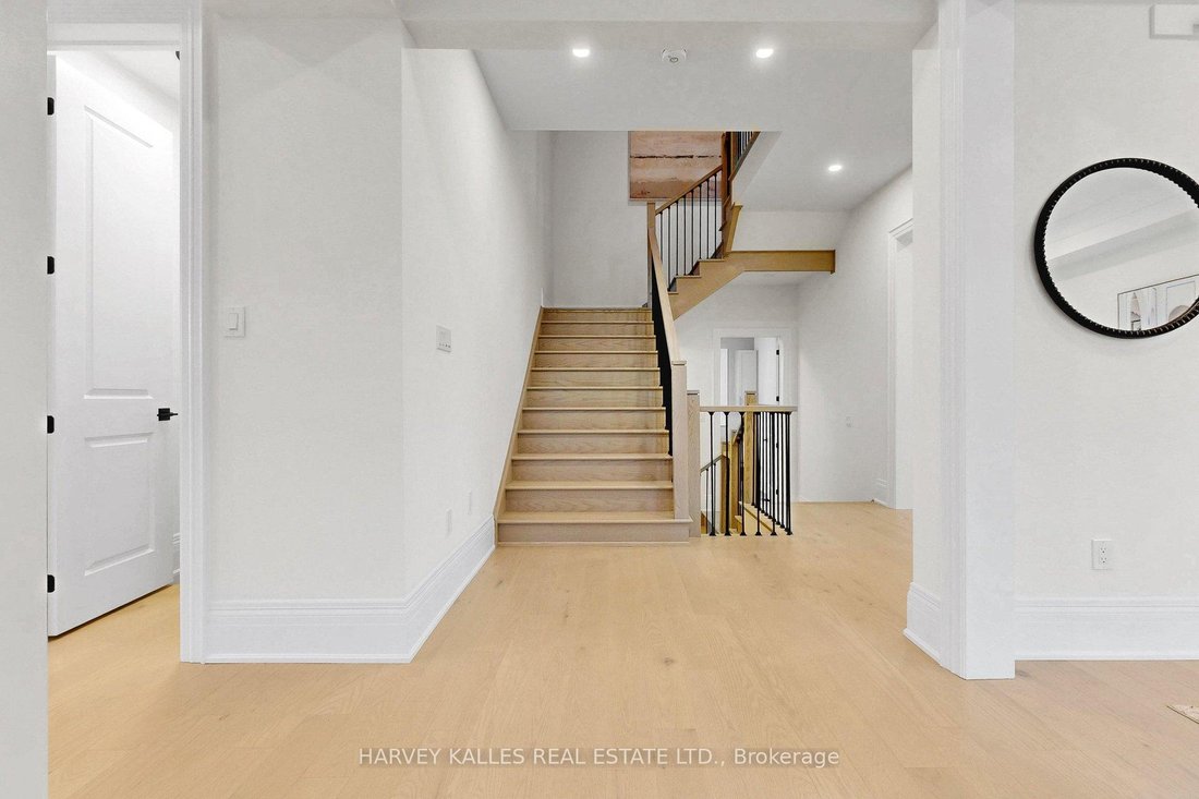 House in Vaughan, Ontario, Canada 4 - 18012078