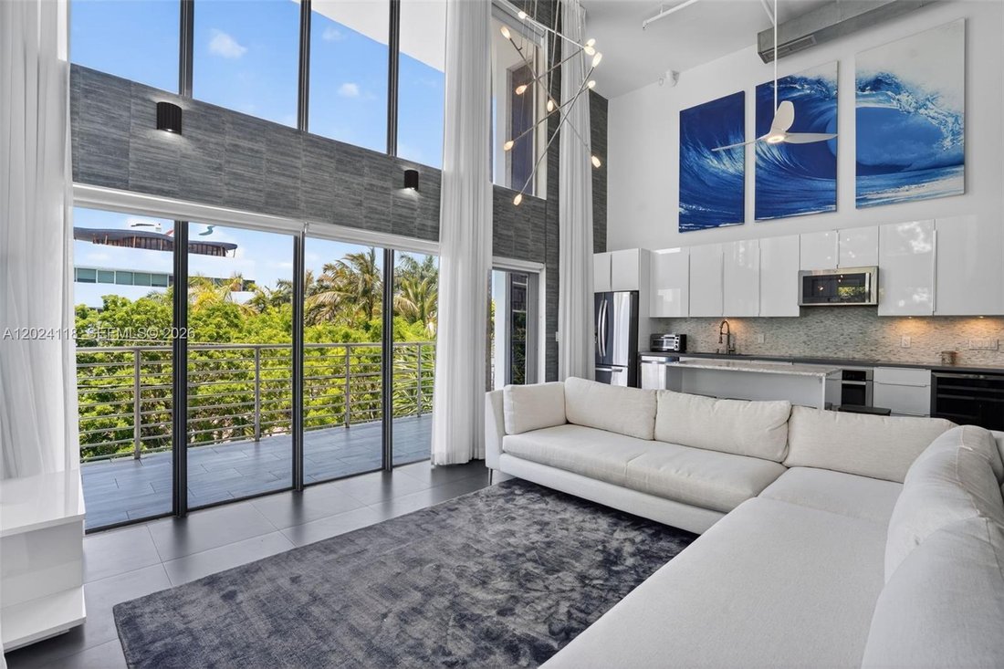 Condo in Miami Beach, Florida, United States 1 - 18008030