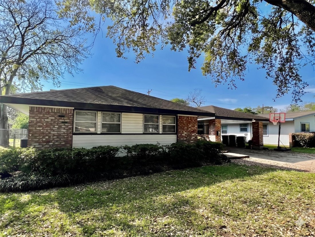 Houston, Texas, United States 2 - 18009757