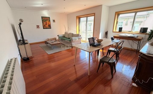 Apartment in Cedofeita, Santo Ildefonso, Se, Miragaia, Sao Nicolau e Vitoria, Porto District, Portugal 1