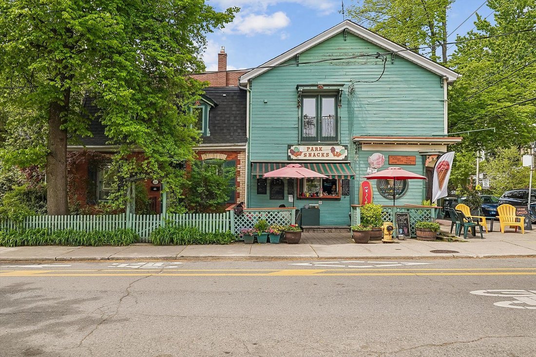 House in Toronto, Ontario, Canada 3 - 18006359