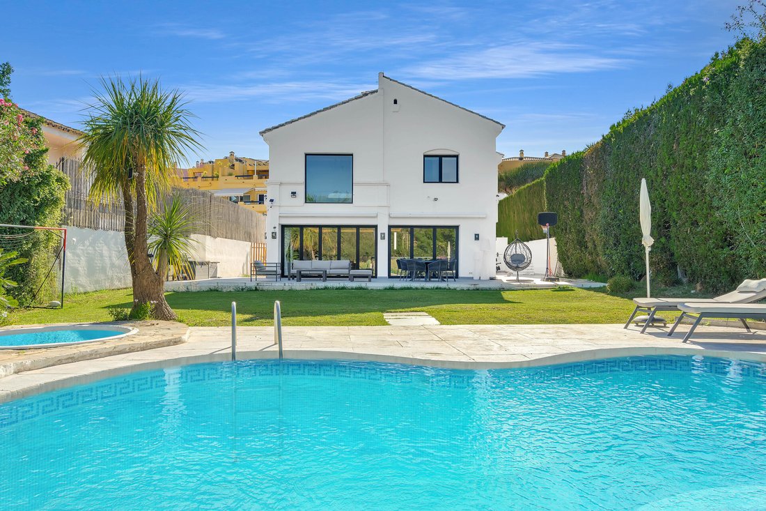 Villa in Guadalmina Alta, San Pedro de Alcantara, Spain 1 - 18004725