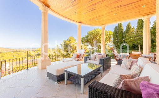 Villa in Urbanització Els Monestirs, Land Valencia, Spanien 1