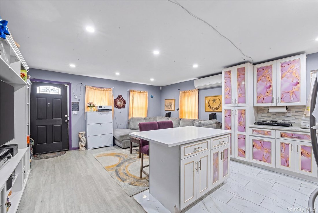 House in New York, New York, United States 3 - 18008445