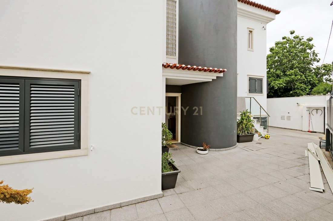 Villa in Pontinha e Famoes, Lisbon, Portugal 5 - 18009569