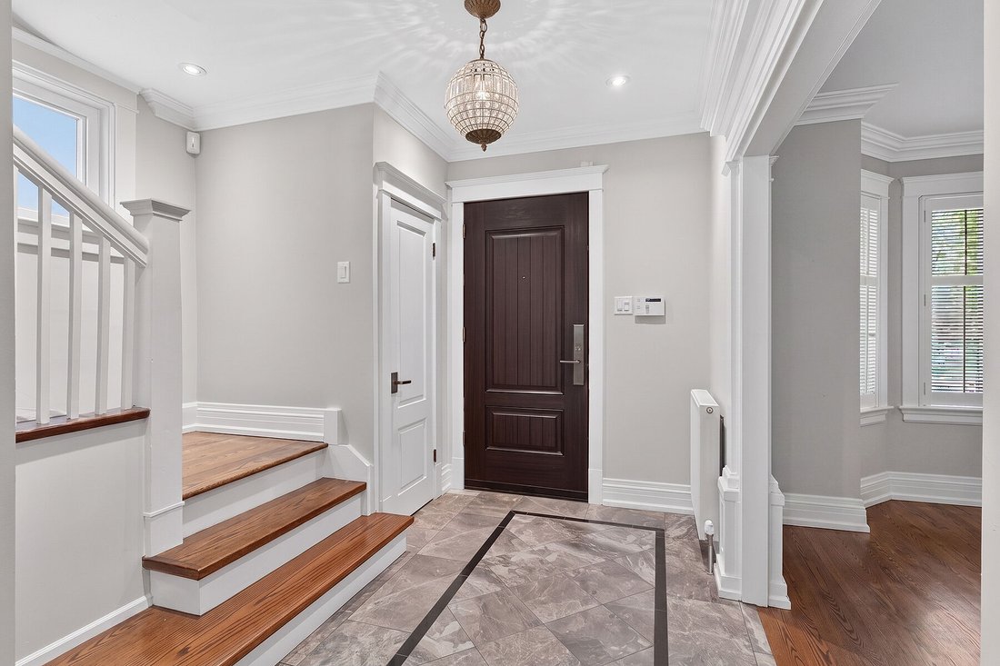 House in Toronto, Ontario, Canada 2 - 18010408