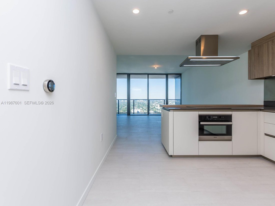 Condo in Miami, Florida, United States 4 - 18005215