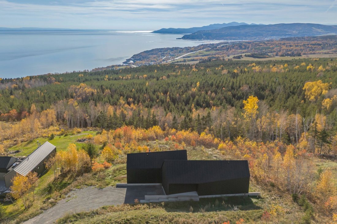 House in La Malbaie, Quebec, Canada 1 - 16138409