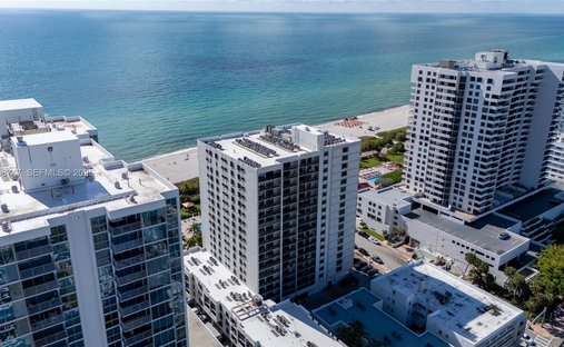 Condo in Miami Beach, Florida, United States 1