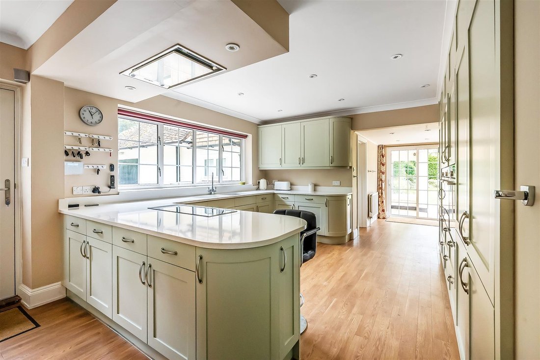 House in Surrey, England 3 - 18007792