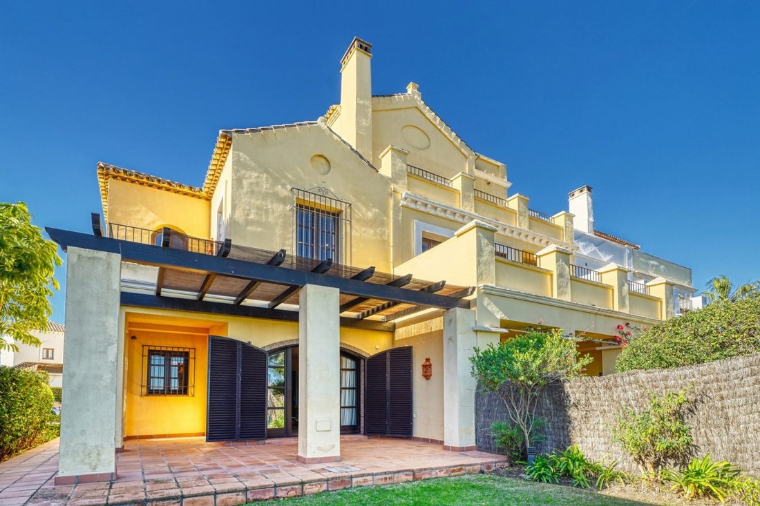 Townhouse in Sotogrande, San Roque, Andalusia 1 - 18007667