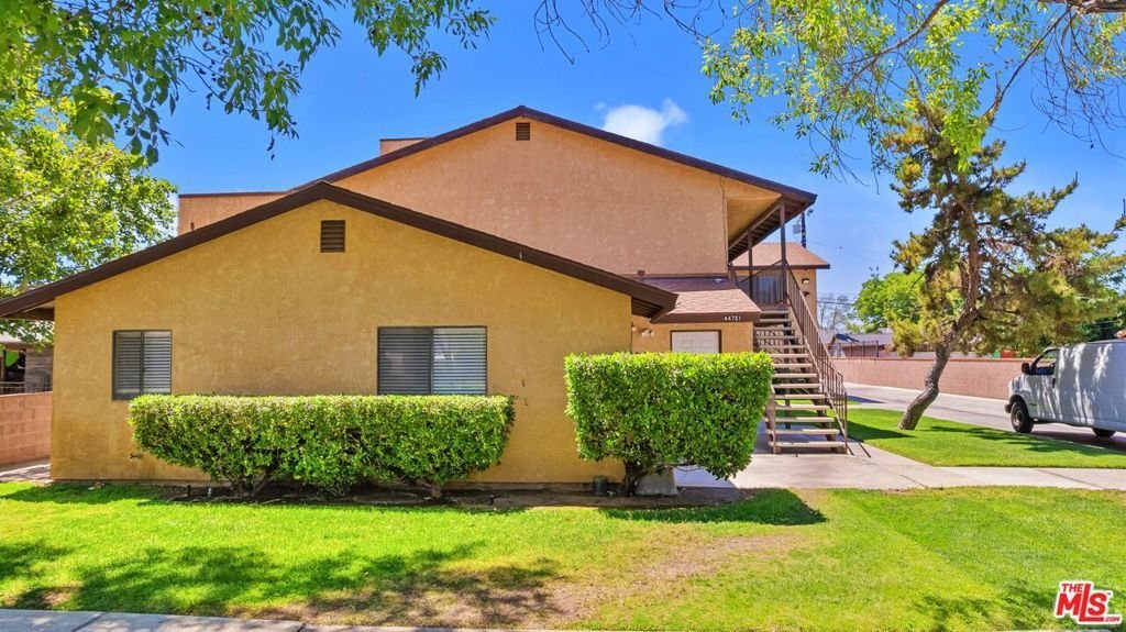 Lancaster, California, United States 3 - 18008310