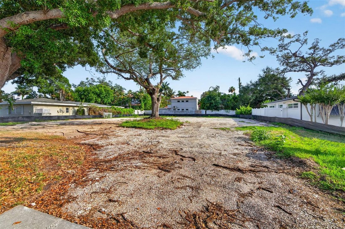 Land in St. Petersburg, Florida, United States 5 - 18007030