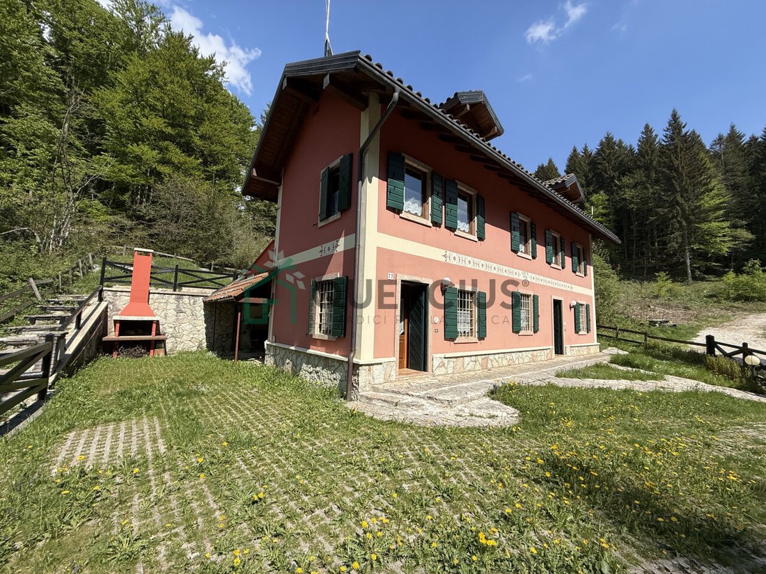 Villa in Roana, Veneto, Italy 1 - 18011111