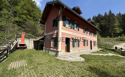 Villa a Roana, Veneto, Italia 1