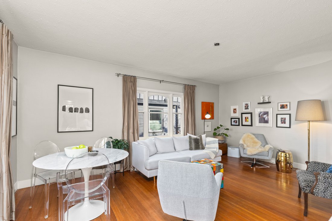 House in Kelowna, British Columbia, Canada 3 - 18010263