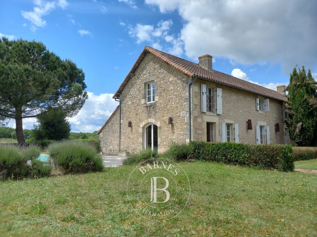 House in Antigny, Nouvelle-Aquitaine, France 2 - 18006716