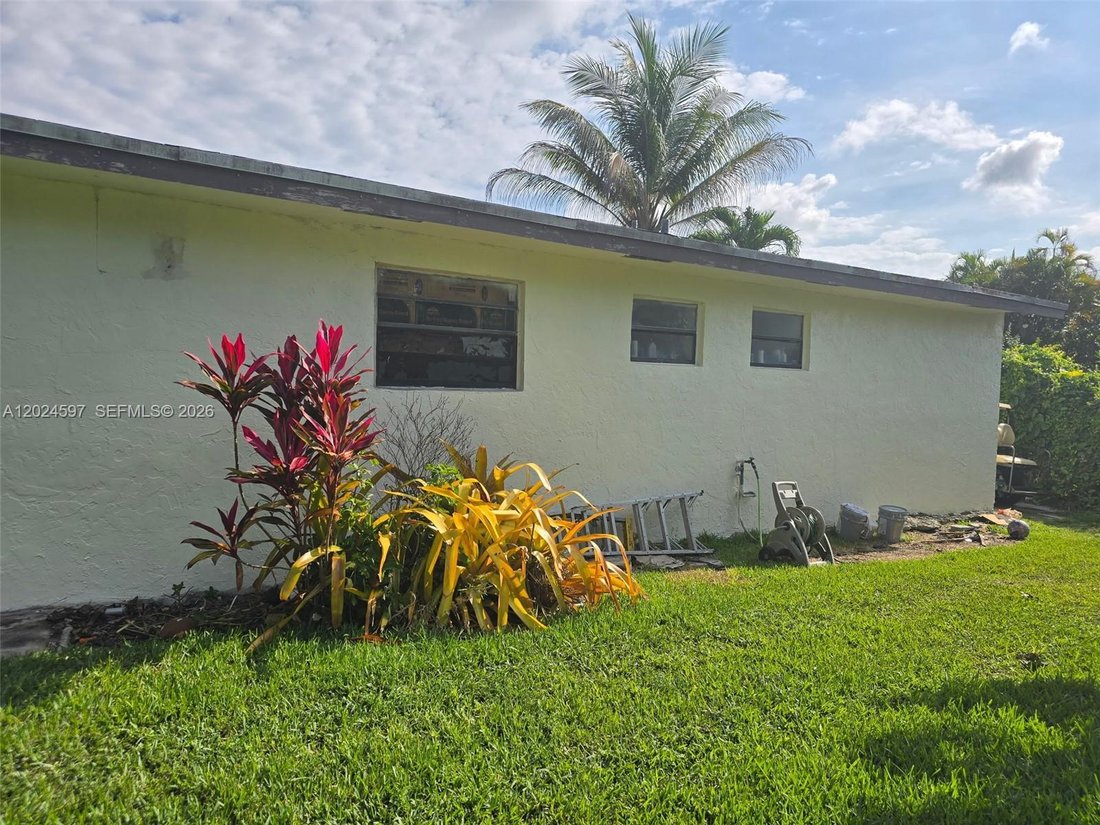 House in Davie, Florida, United States 2 - 18008046