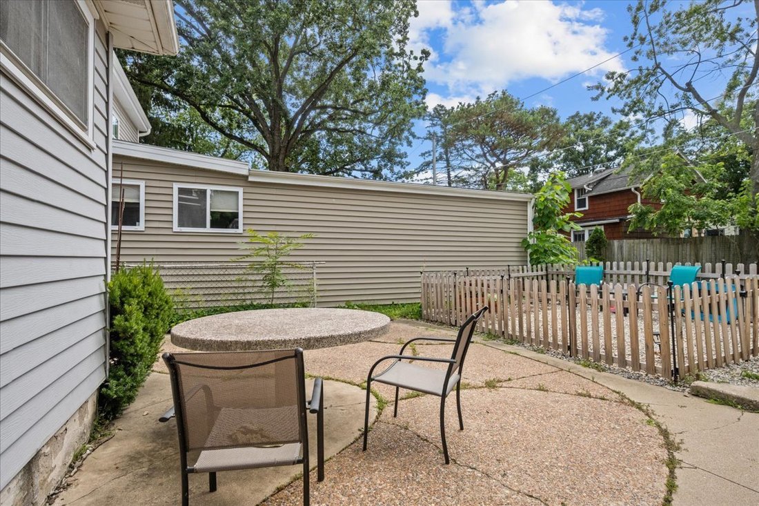 Highland Park, Illinois, United States 4 - 18005348